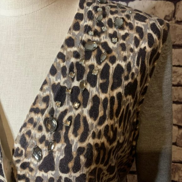 Chico's Animal Print Cardigan Size Medium - Picture 4 of 10